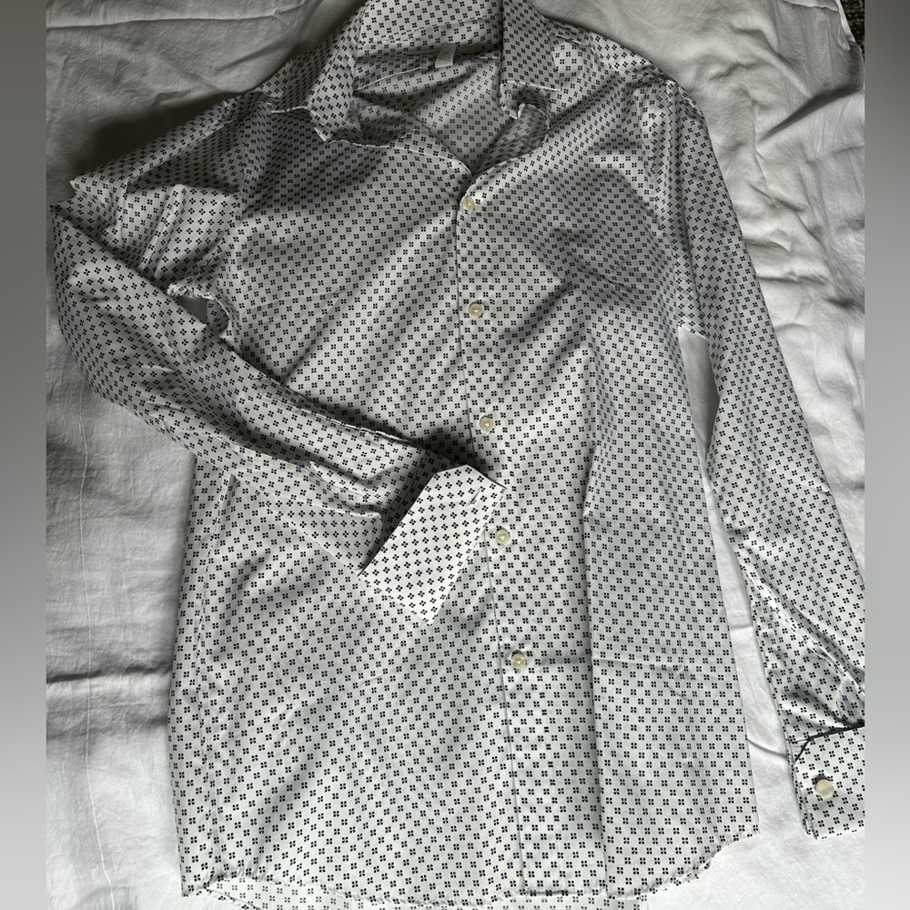 🚨BUY MULTIPLE AND SAVE🚨 White Patterned Perry Ellis Cuffed Shirt